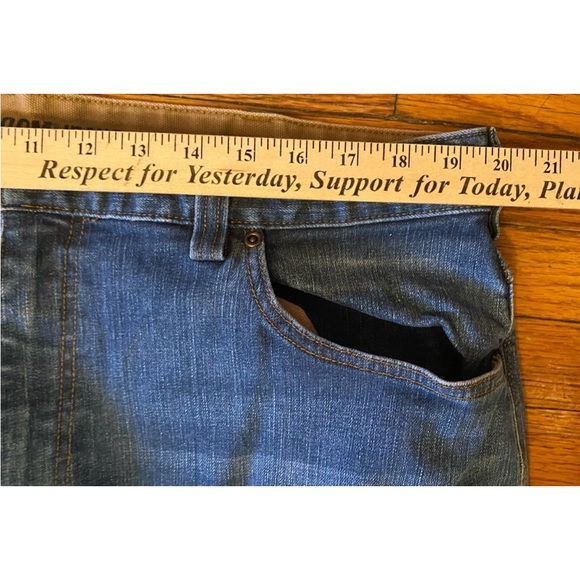 Duluth Trading Co Relaxed Fit Dark Blue Jeans - Picture 6 of 8